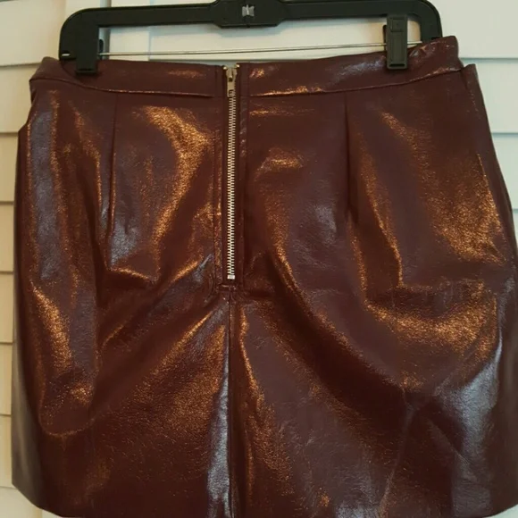 Faux leather mini skirt - Picture 7 of 8